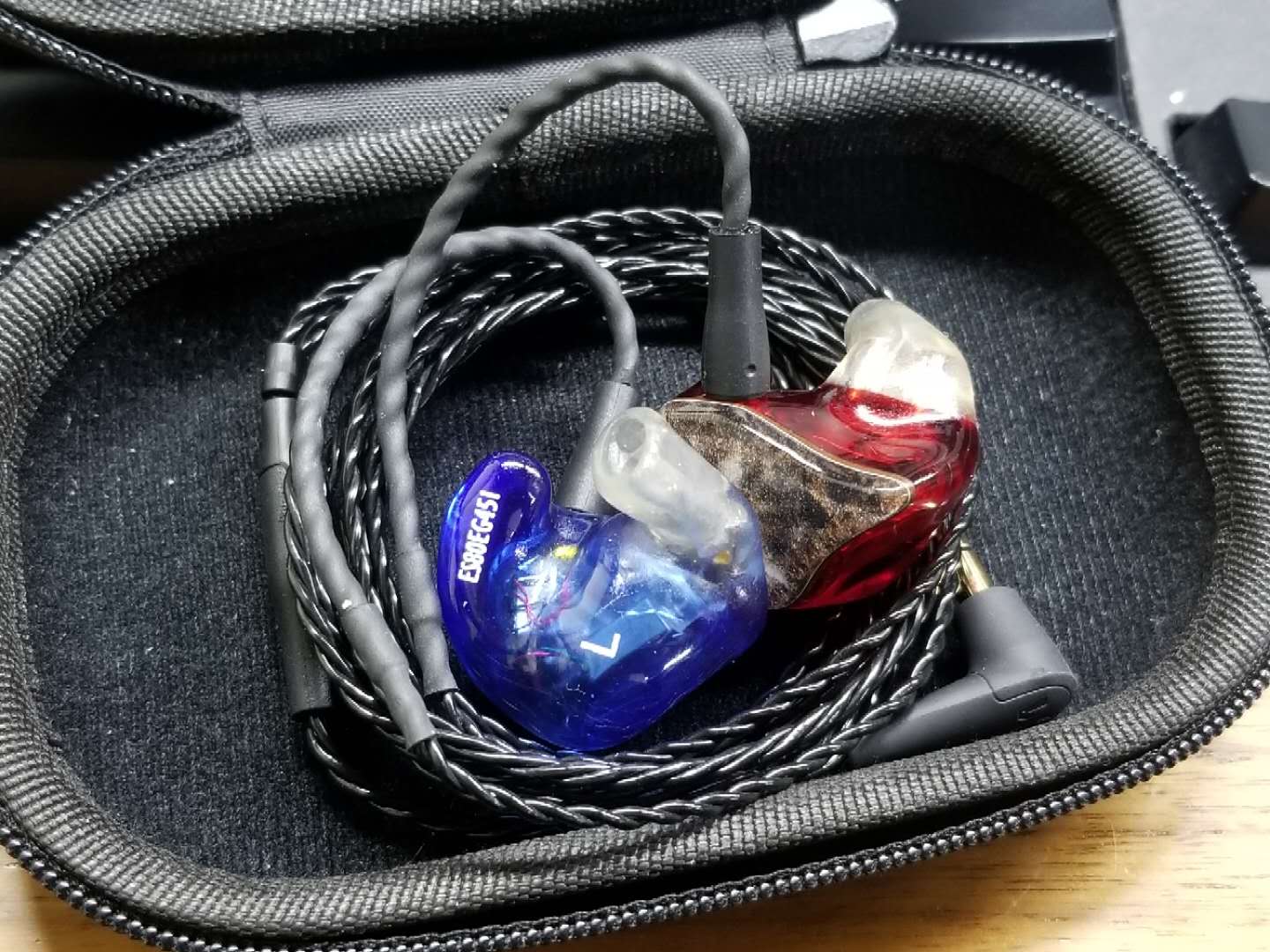 定制耳机真的声音很好,佩戴很舒服吗?