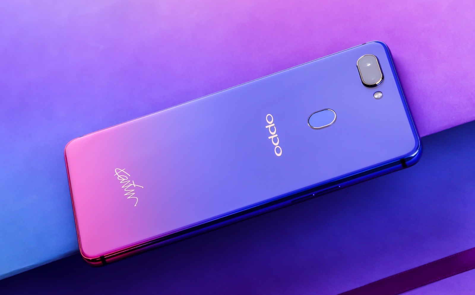 oppo r15哪个版本的颜色最好看?