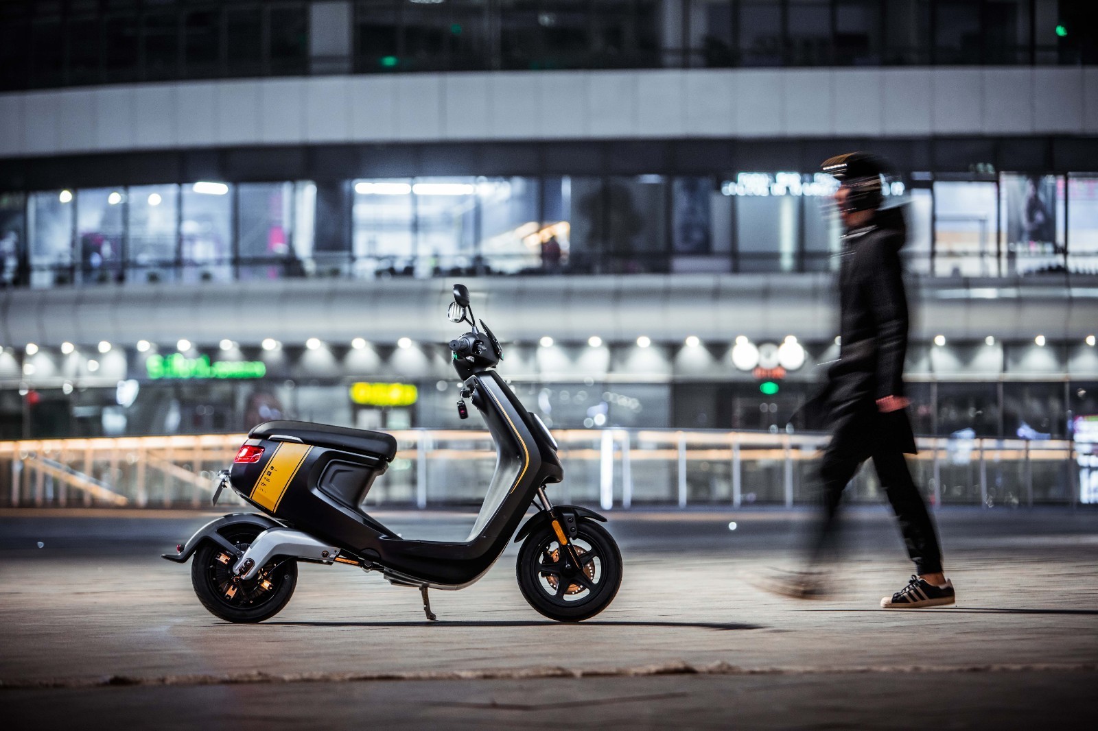 新出的小牛10亿公里纪念版m1多少钱?