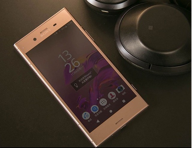 索尼XZ1屏幕算是好的么?