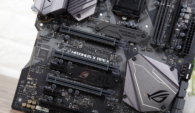 电脑主板型号在哪里看?