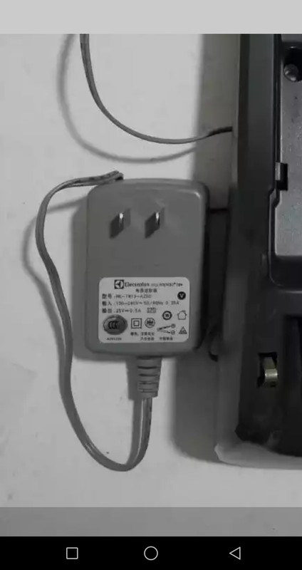 伊莱克斯吸尘器ZB3012 国内220V电压可以使用吗？
