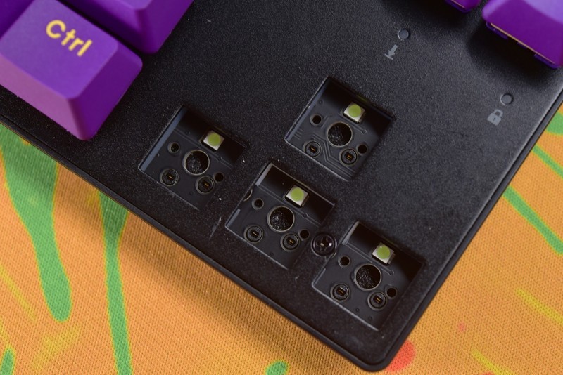 Dareu全键插拔机械键盘紫金轴手感如何？